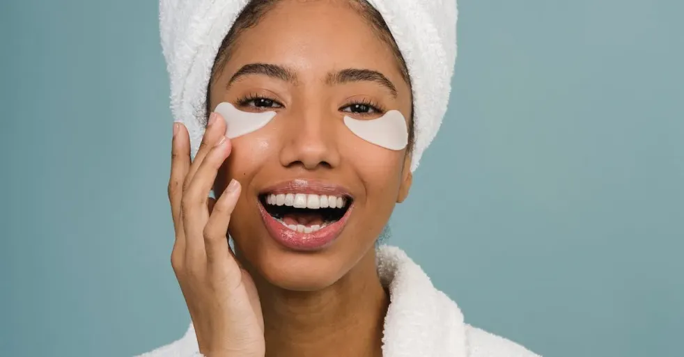 Side by Side Comparison - Paraffin Wax Refill vs. Hot Hand Mask